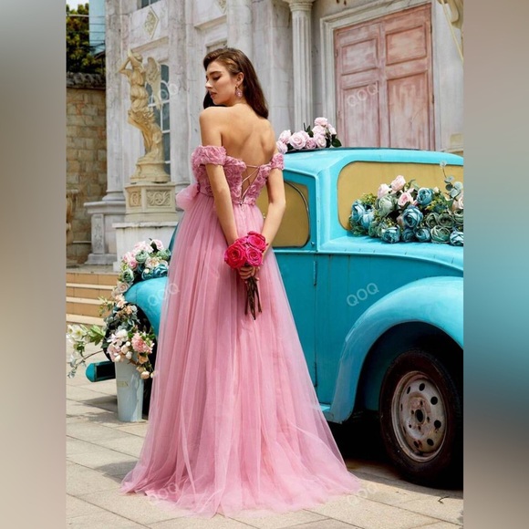 QOQ Pink Floral Decor Off Shoulder NWOT - Picture 4 of 12